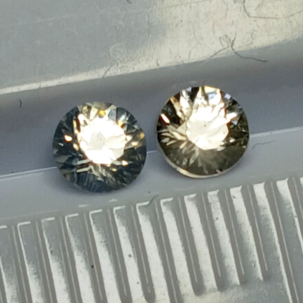 Sparkling Round Brilliant Cut Zircon Gemstones 4mm